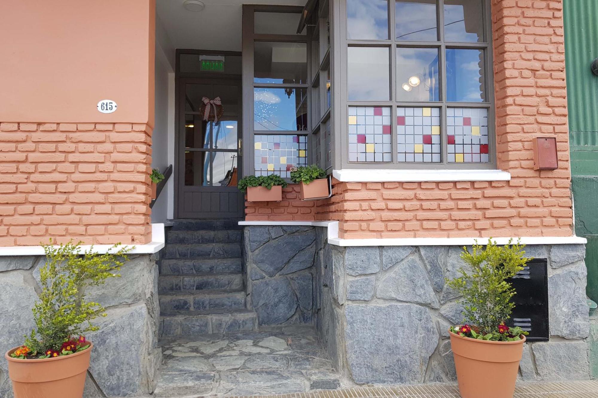 Hostal Malvinas Ushuaia Esterno foto